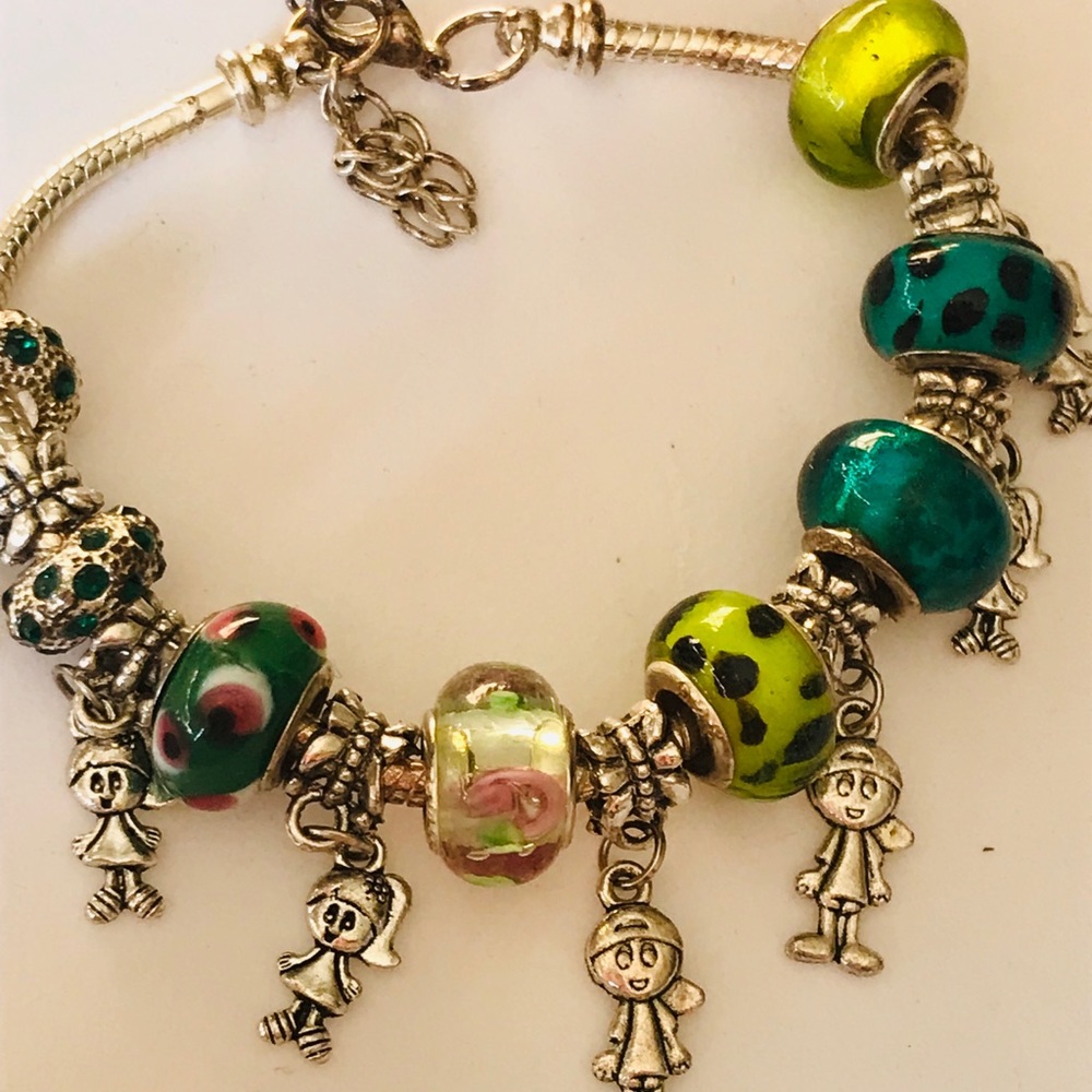 cute ‘kid’ charm bracelet